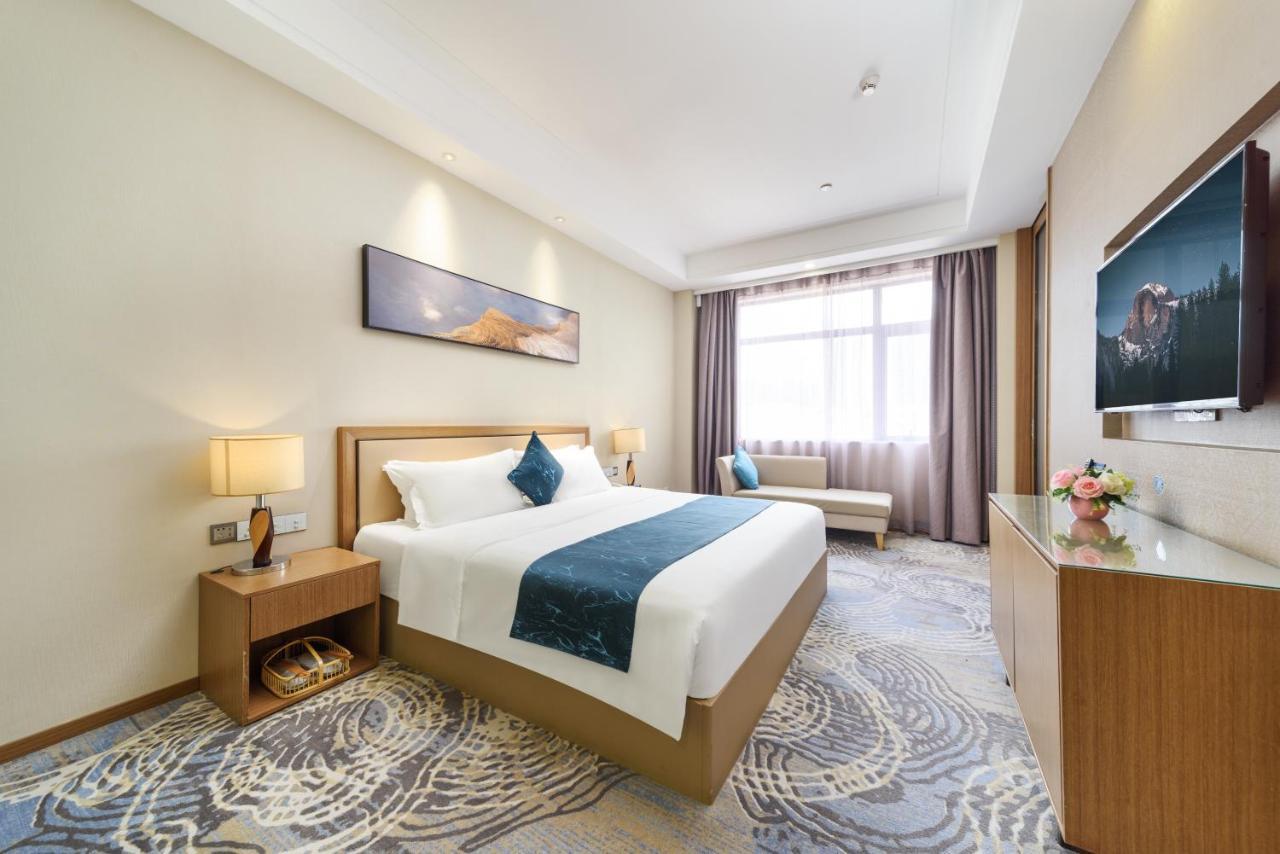 Qianhai Holiday Hotel Шънджън Екстериор снимка
