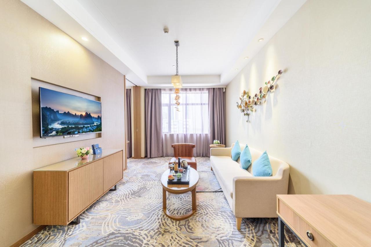 Qianhai Holiday Hotel Шънджън Екстериор снимка