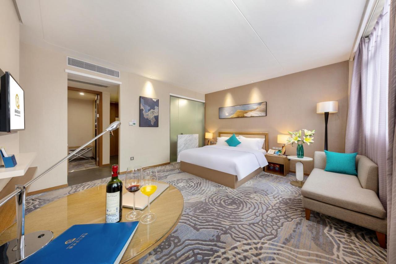 Qianhai Holiday Hotel Шънджън Екстериор снимка
