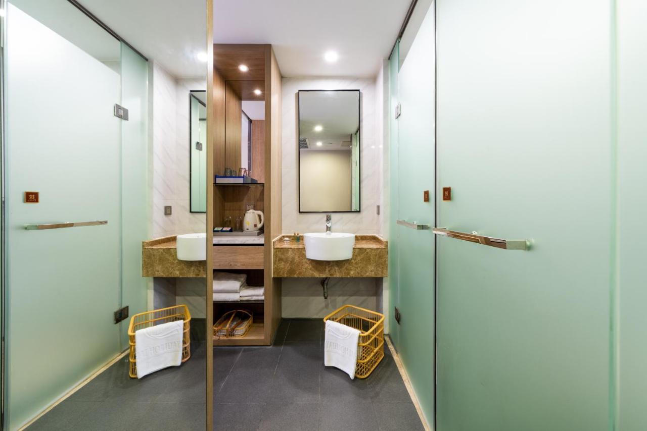 Qianhai Holiday Hotel Шънджън Екстериор снимка