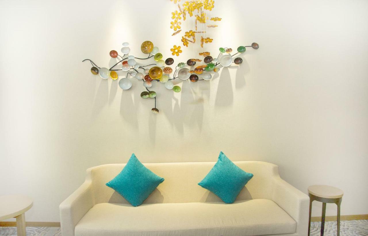 Qianhai Holiday Hotel Шънджън Екстериор снимка